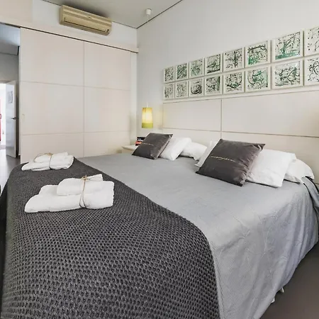 Apartment & Urban Attic *