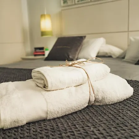 Beach&urban Attic Apartman *
